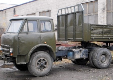Тягач МАЗ-500