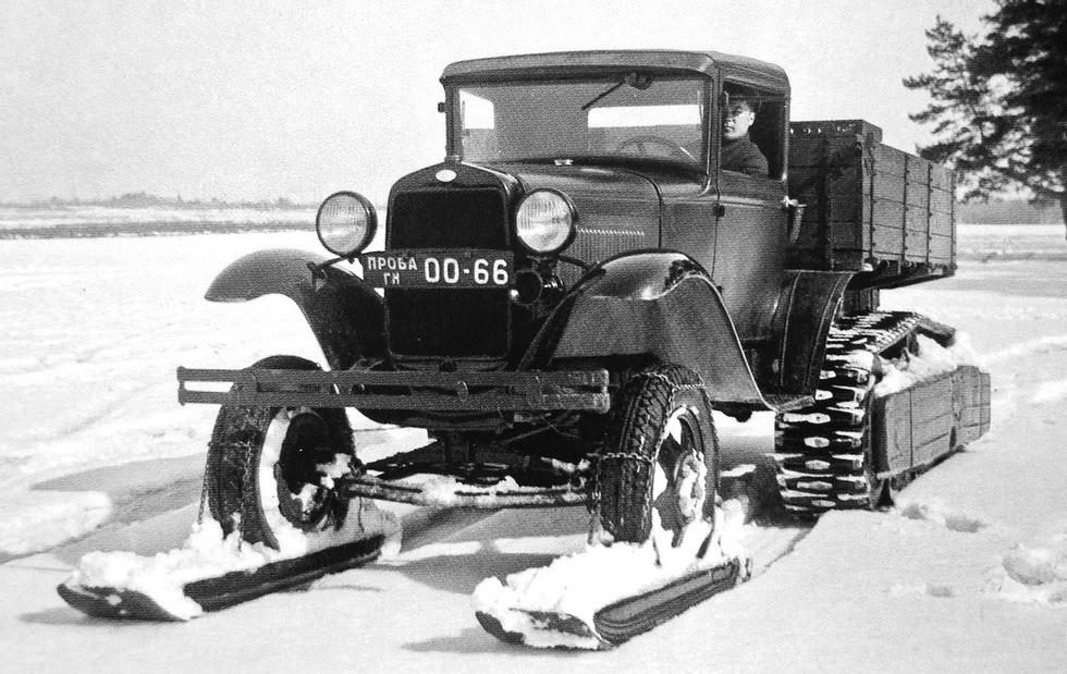 ГАЗ-60 в зимней лыжно-колесно-гусеничной комплектации. 1940 год
