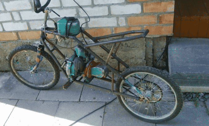 Велосипед с двигателем от бензопилы Дружба